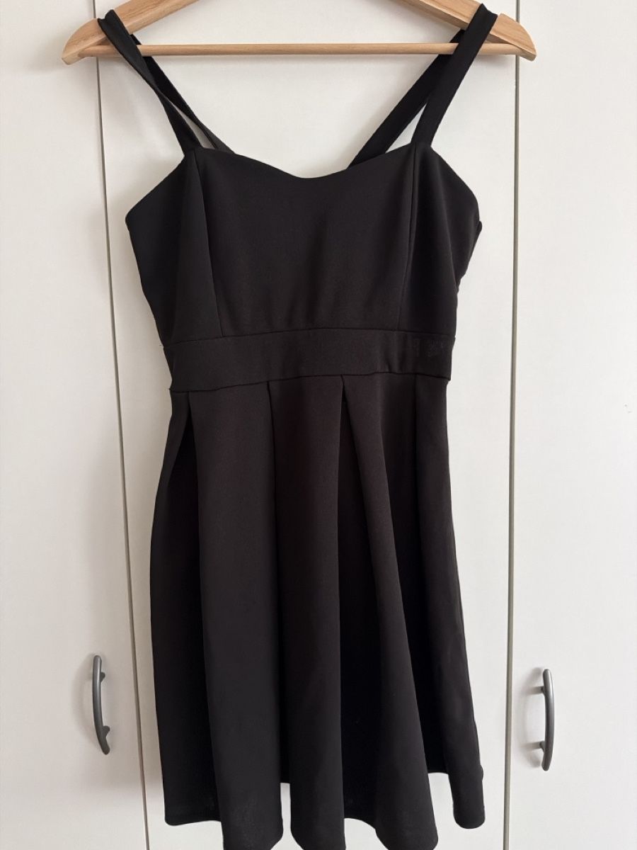Vestiti: Black dress – Usato da Genève venduto da hai_6svf 1