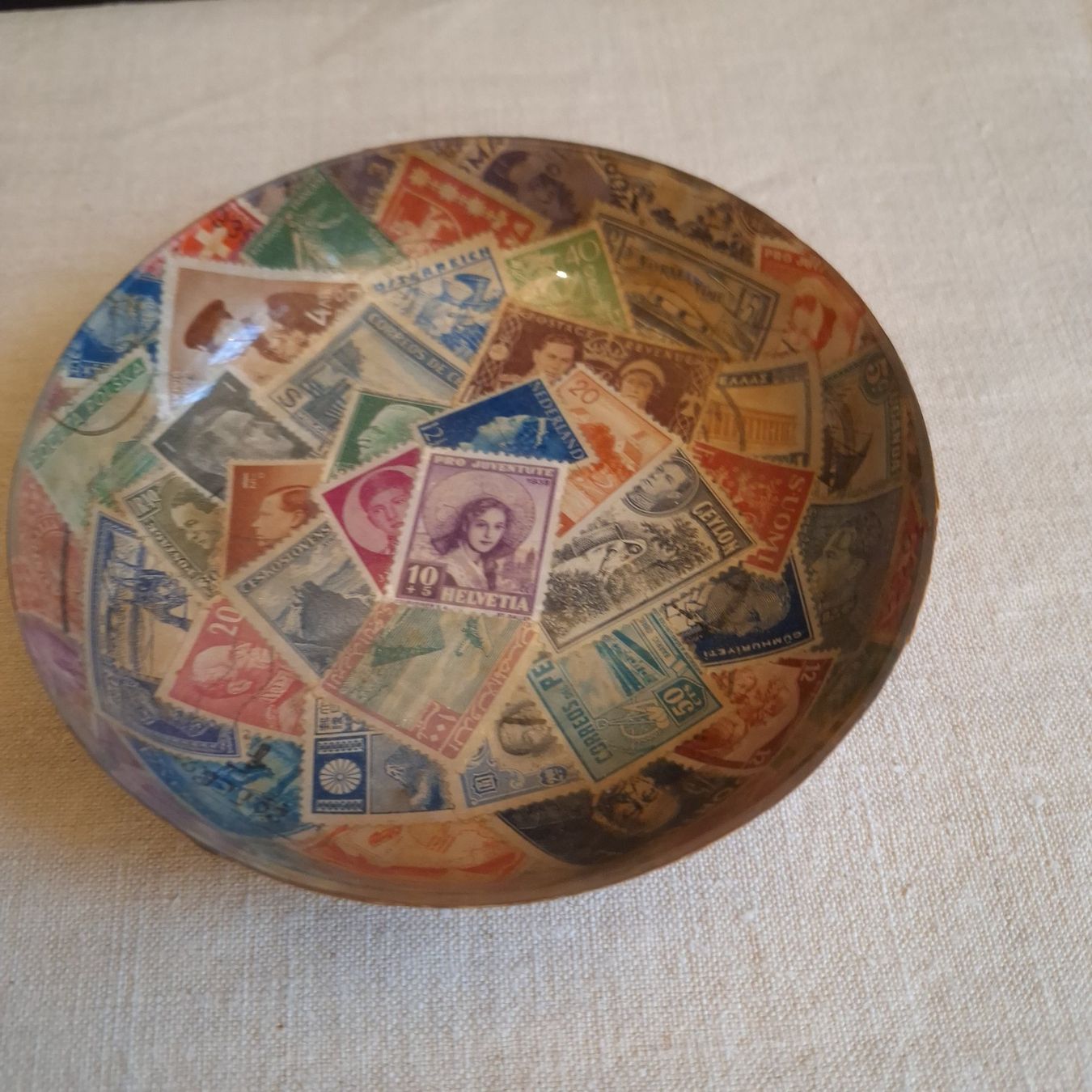Tutte le decorazioni: Vintage Briefmarken Teller – Usato da Winterthur venduto da Goldpipau 2