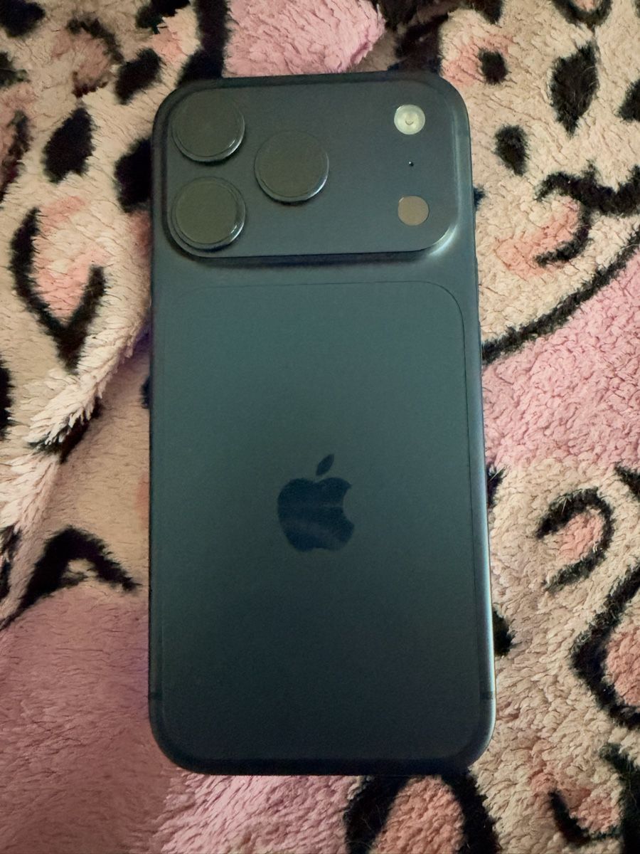 Apple Telefoni cellulari / Smartphones: iPhone 17 pro 512Gb 2,5 Monate alt – Usato da Güttingen venduto da dir_8b9j 1