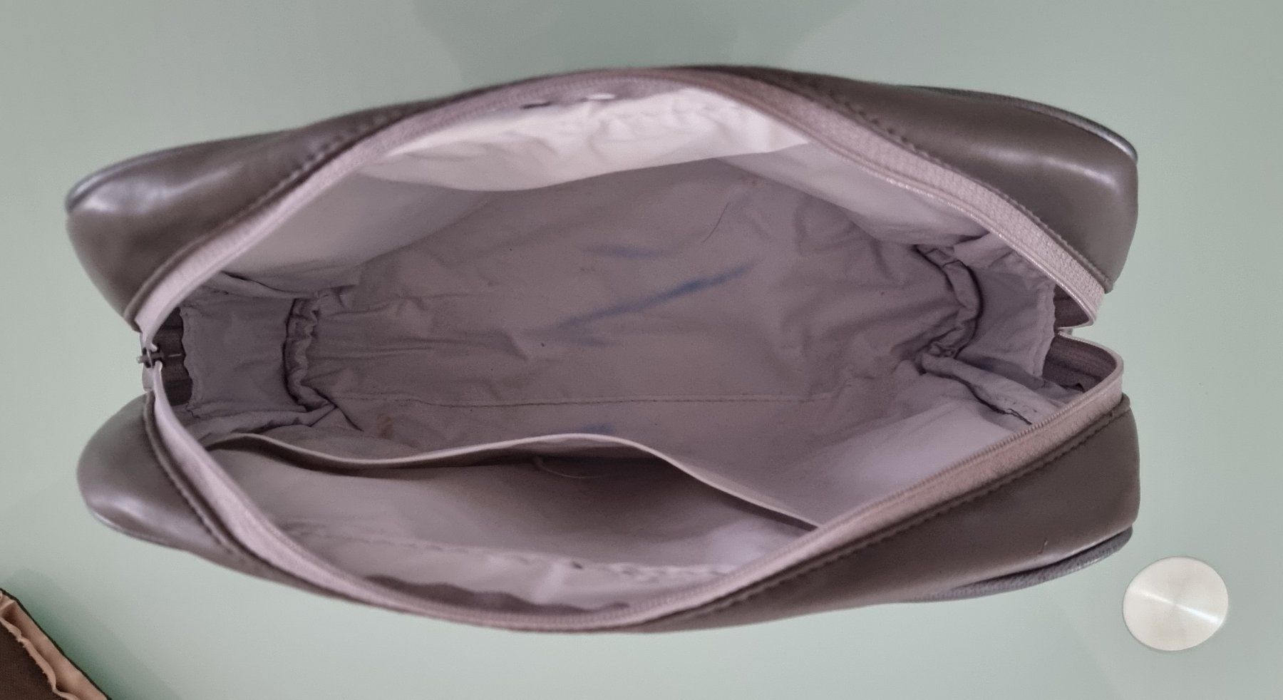 Custodie per cosmetici: Swissair Necessaire silber-grau – Usato da Oetwil am See venduto da fineli2 2
