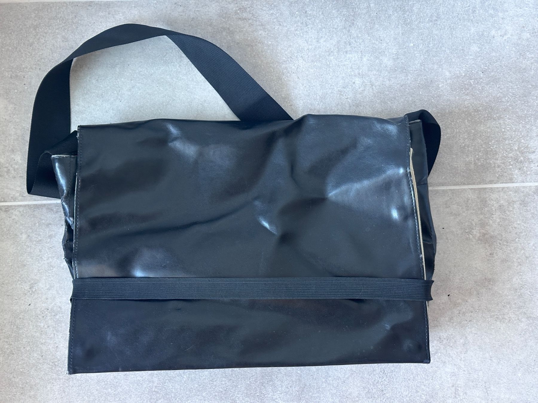 Taschen: MOLESKIN - Umhängetasche – Gebraucht aus Berg SG von elcapitan02 2