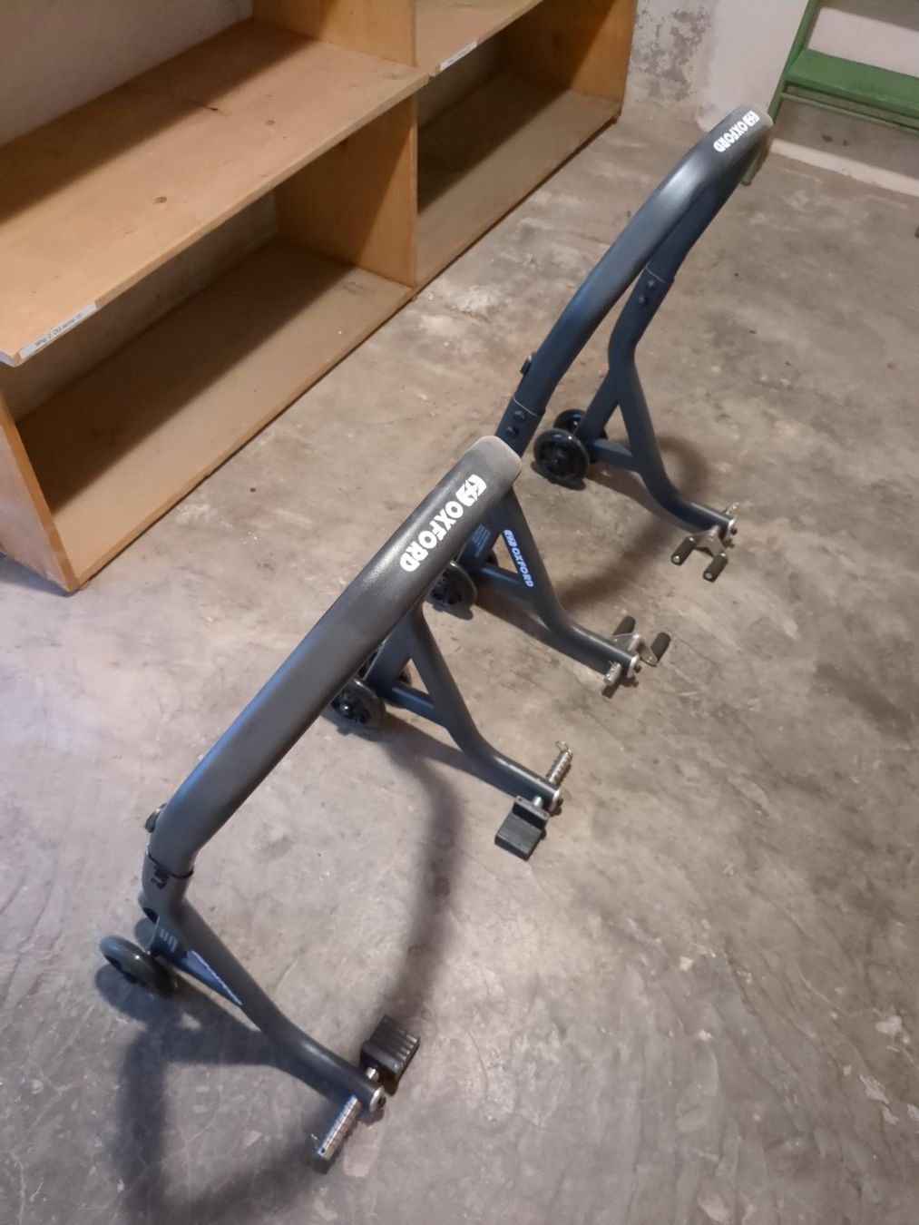 Béquilles: Oxford ZERO-G motorcycle front and rear stand – D'occasion à Unterwasser par mat_2sjm