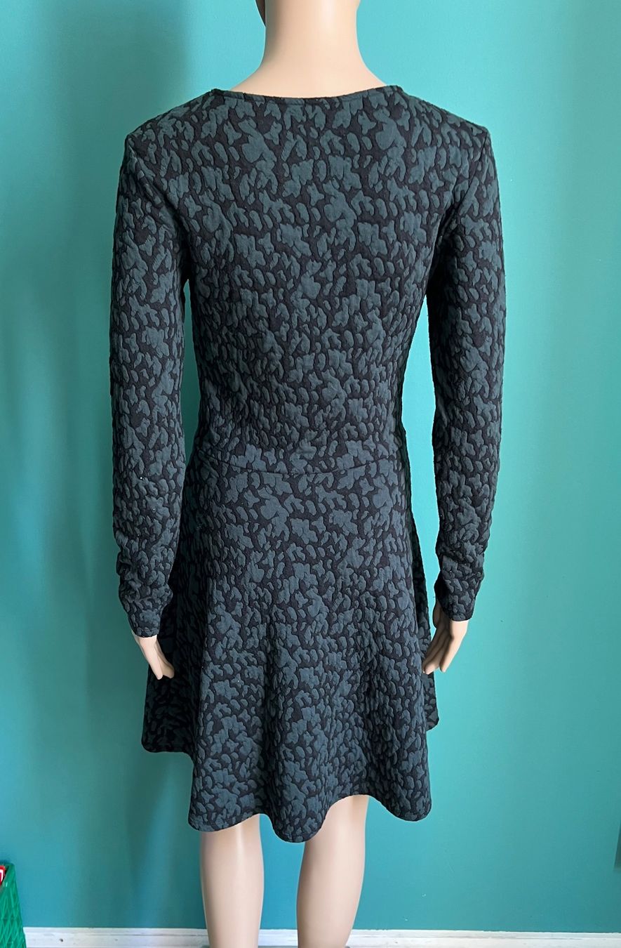 H&M Kleider: Kleid mit Leomuster 🖤 – Gebraucht aus Zürich von ClosetQueen 3