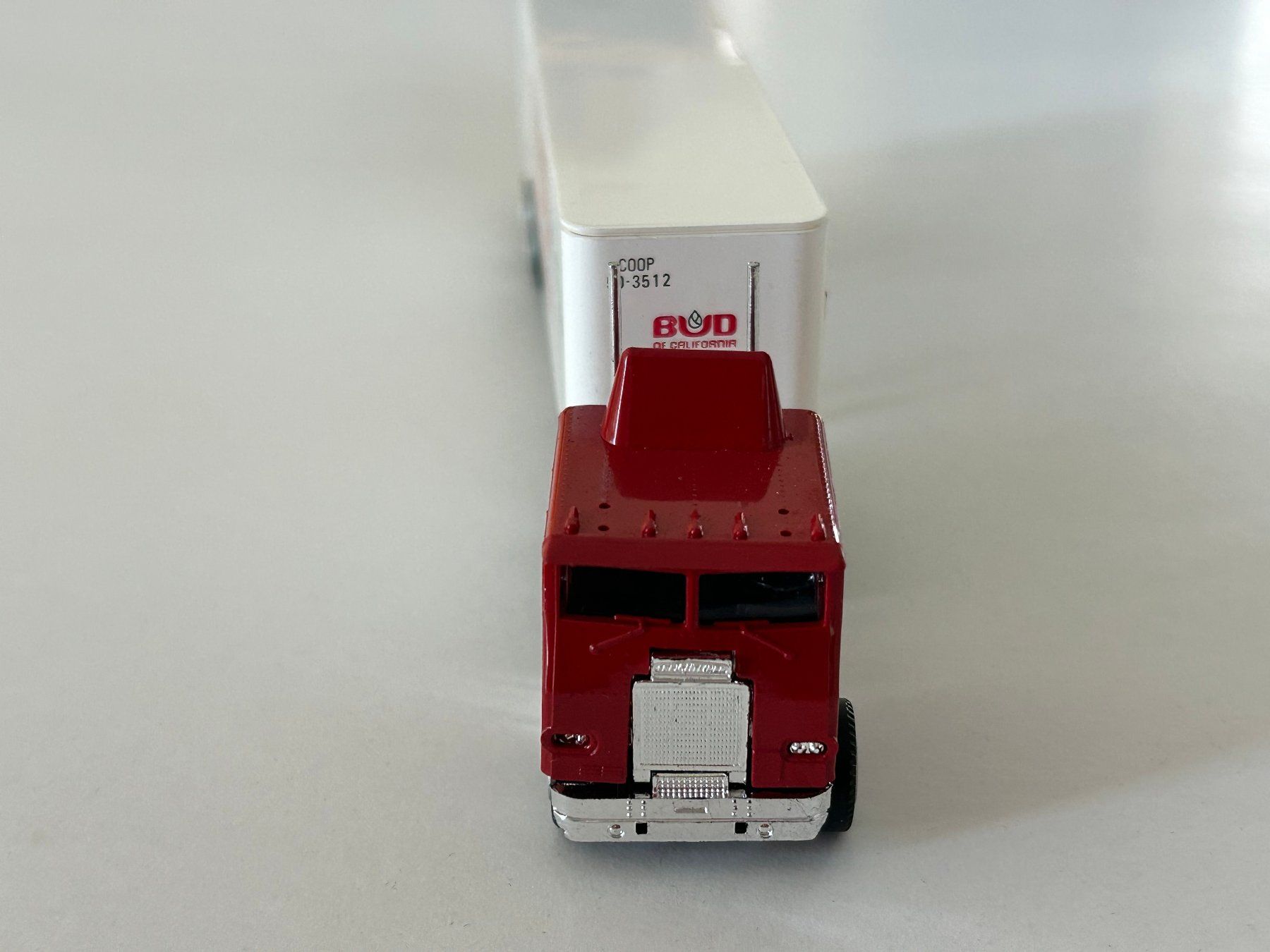 Freightliner Modellini d'auto: U.S.FREIGHTLINER -TRUCK/SEMI COMBINATION 1/87  "BUD " – Nuovo (secondo la descrizione) da Hugelshofen venduto da fulton7 2