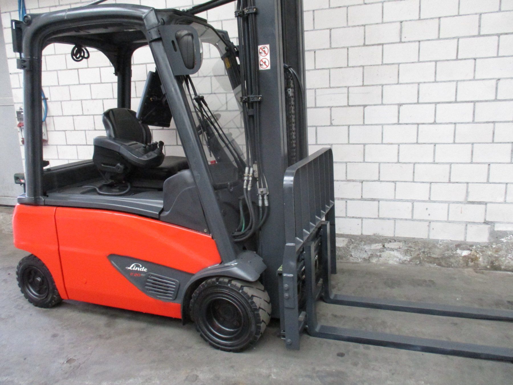 Linde Gabelstapler & Hubwagen: STAPLER LINDE E20 PL-02 ELEKTRO GABELSTAPLER 6.60m Hubhöhe – Gebraucht aus Seon von zomahandel 6