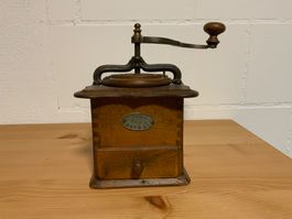 Antike Kaffeemühle, Handmühle, Holz, alt, Vintage Top!