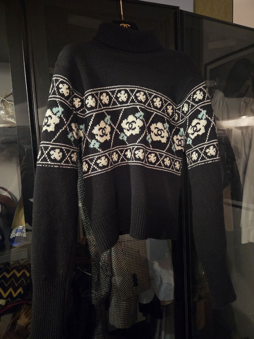 Chanel Pullover & Sweatshirts: chanel pullover vintage  – Gebraucht aus Thal von siri_speaks 1