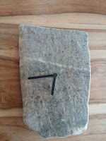 Unique Stone Clock: Natural Decor, Timepiece Accent!