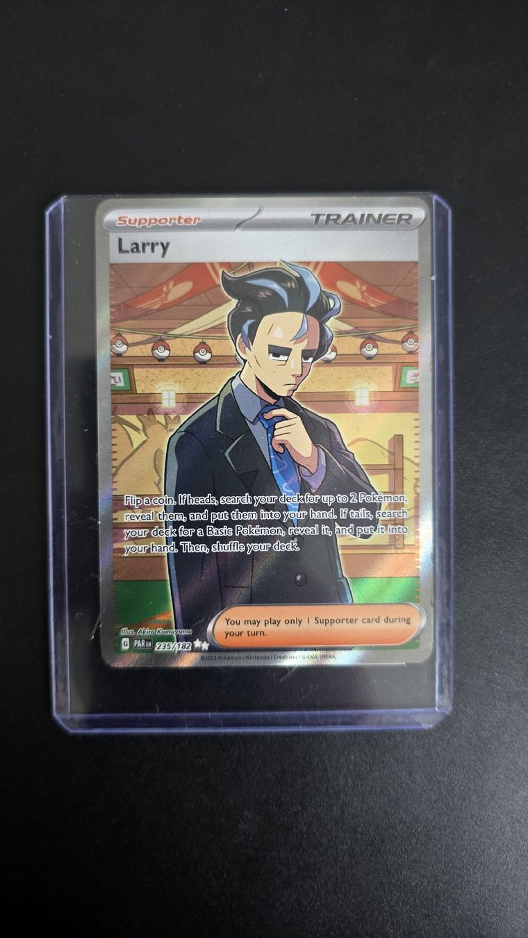Pokémon Carte collezionabili: Trainer Larry 235/182 - Paradoxrift collection. – Nuovo (secondo la descrizione) da Uttigen venduto da JessiGr92
