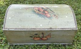 Holzkiste Vintage aus früherer Zeit, antik