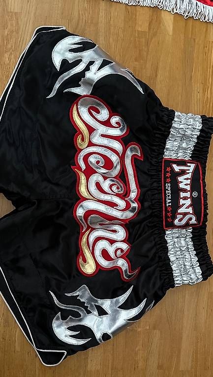 Pantaloni: Div. Muay Thai Shorts zu verkaufen  – Usato da Oberengstringen venduto da DrecksPuscher92 3