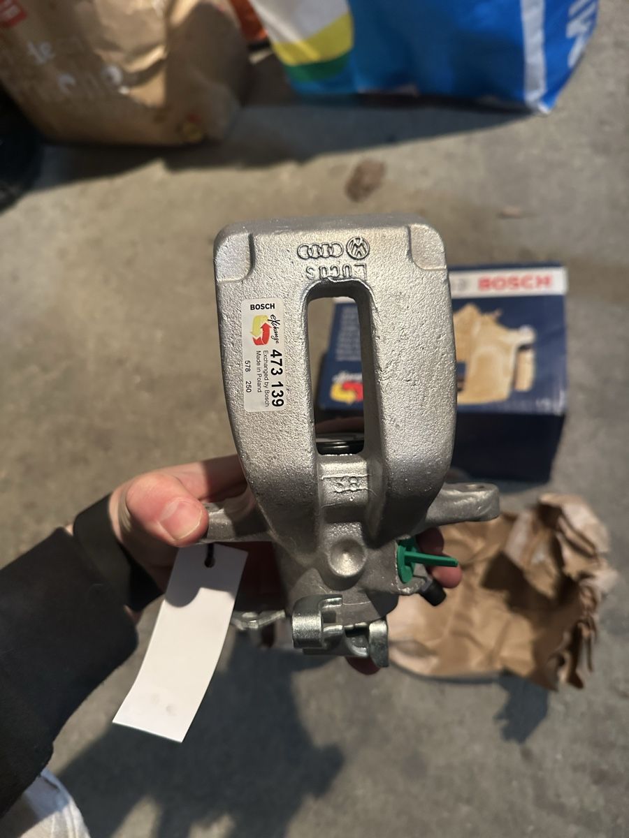 Bosch Tutti pezzi di ricambio auto: Bremssattel Audi S3 8L – Nuovo (secondo la descrizione) da Domat Ems venduto da SirAntunes 1