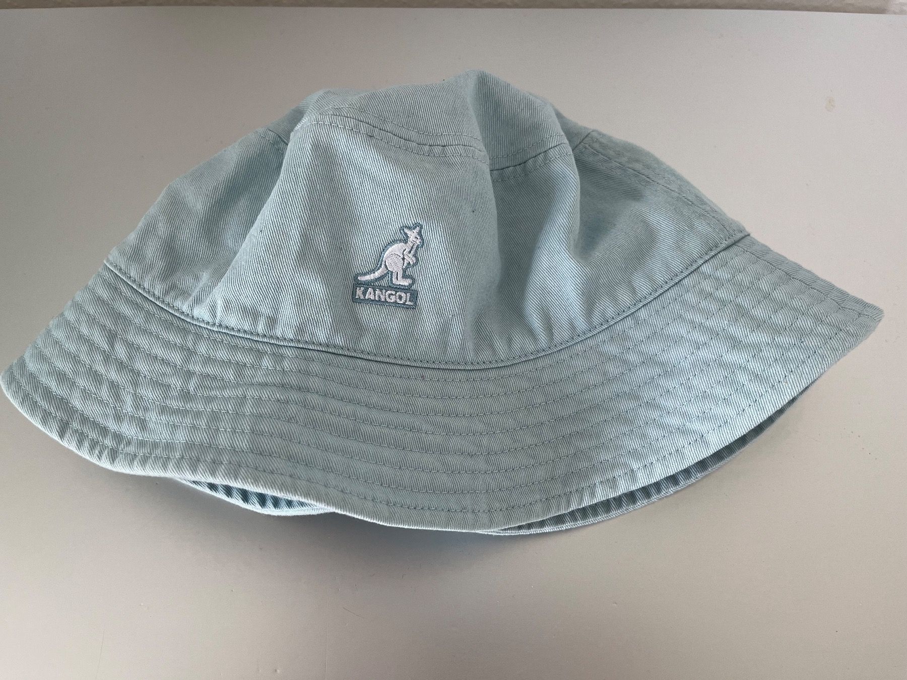 Kangol Chapeaux, bonnets & casquettes: Kangol Hut – D'occasion à St. Gallen par Nickat