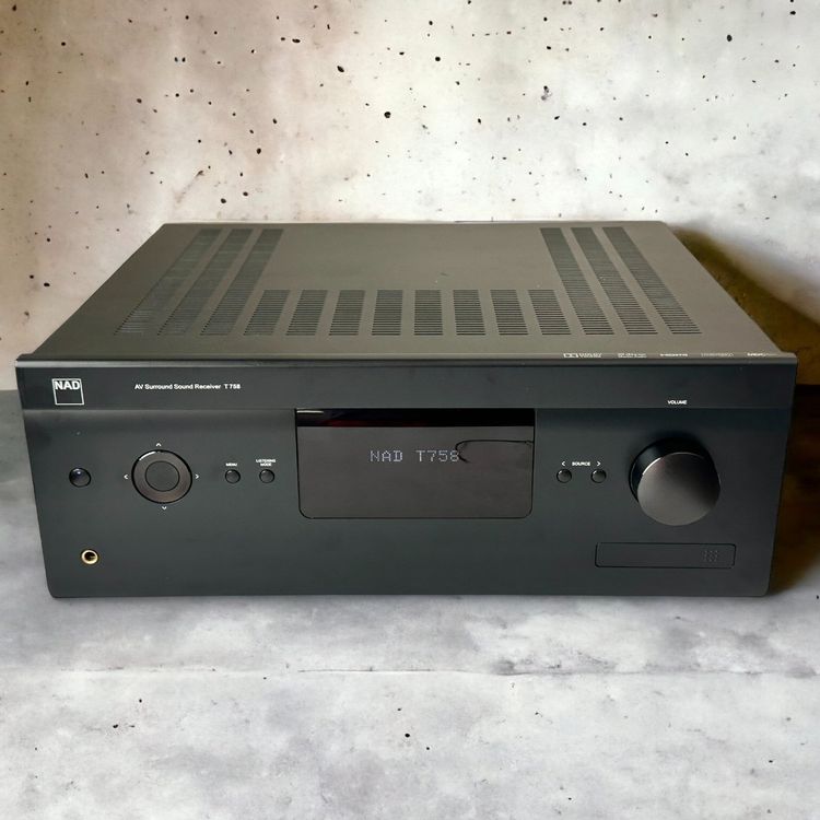 Récepteur NAD C720BEE 50WPC – Boîte Ouverte Avec Télécommandes HTR2 Et ZR3