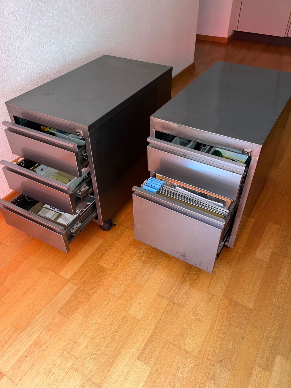 Banconi: 2 Metall-Korpus für Büro oder Werkstatt – Usato da Ennetbaden venduto da royalhighness 3