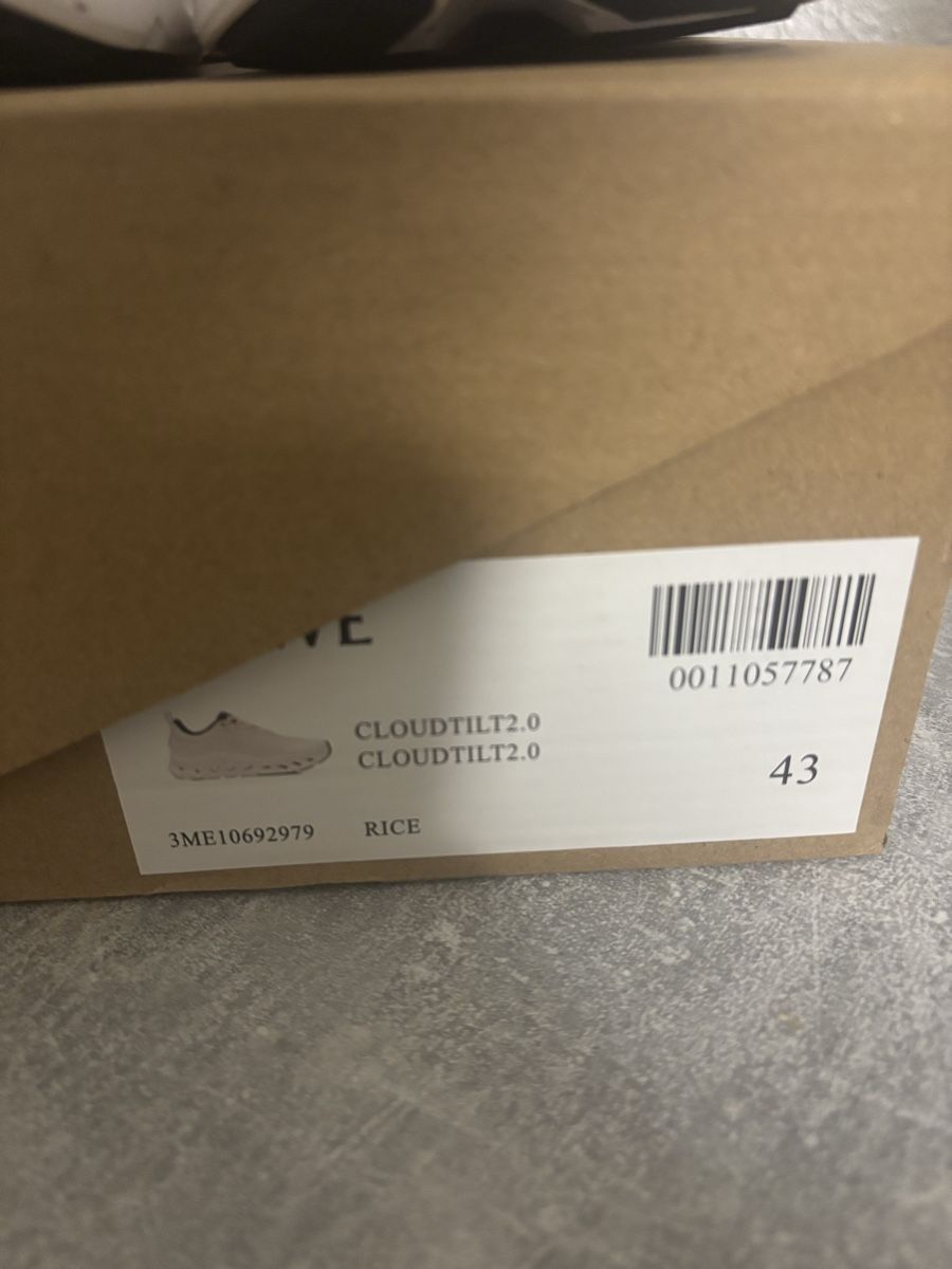 On Scarpe da uomo: Loewe On Cloudtilt 2.0 Schuhe weiss EU 43 – Nuovo e nell'imballaggio originale da Luzern venduto da luzernbiregg 4