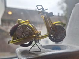 Vespa aus Draht