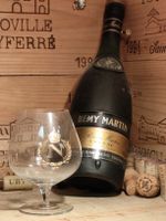 Remy Martin VSOP Cognac Fine Champagne und ein Napoleon Glas