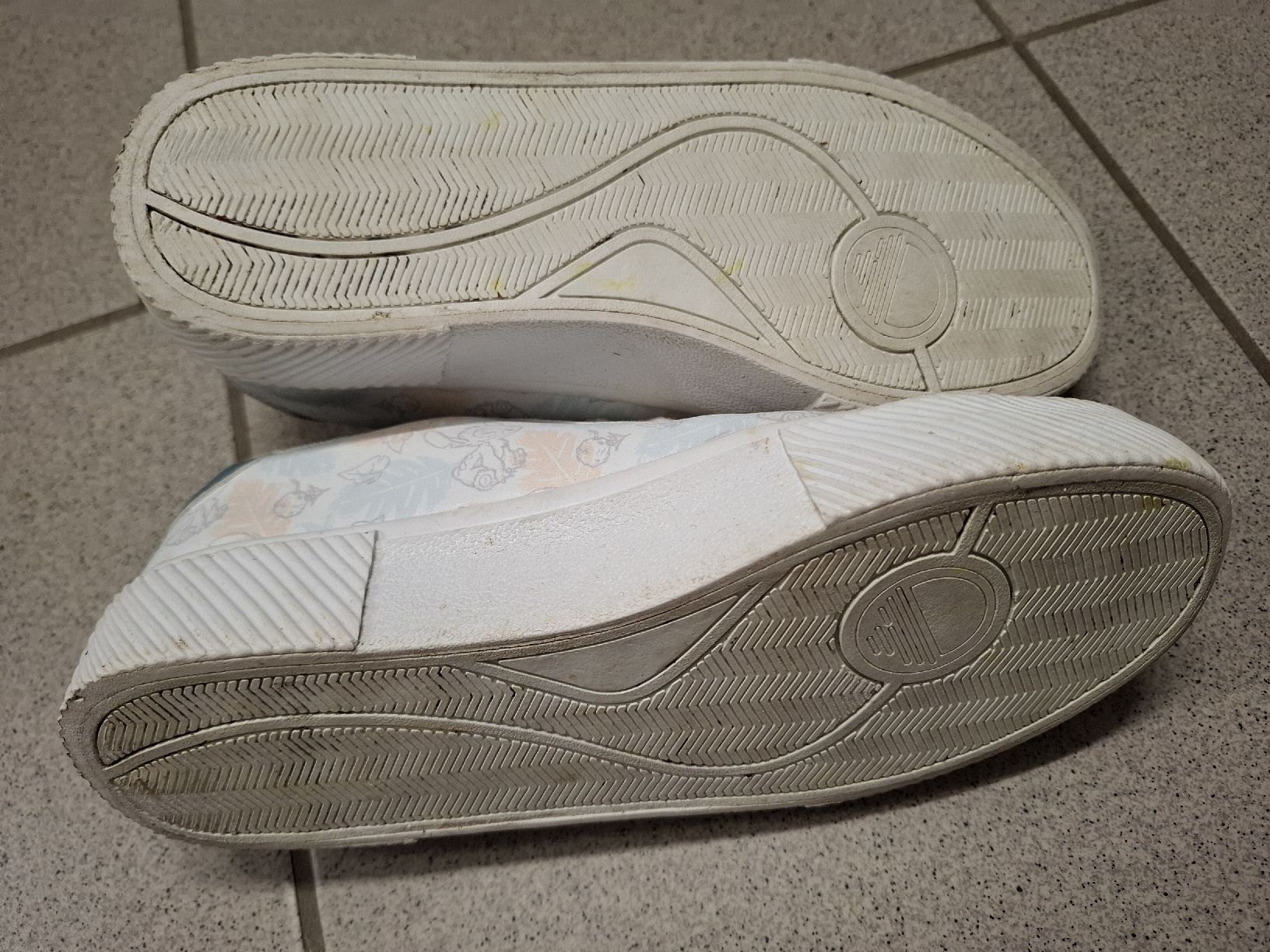 Scarpe per ragazze: sneakers Stitch, taille 36 – Usato da Tramelan venduto da yok-yok 2