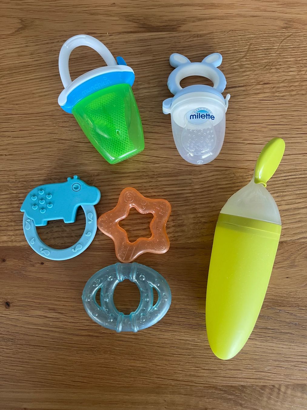 Borracce & Thermos: Grignoteurs, anneau dentition, gourde de compote – Usato da Estavayer-le-Lac venduto da stelina13 3