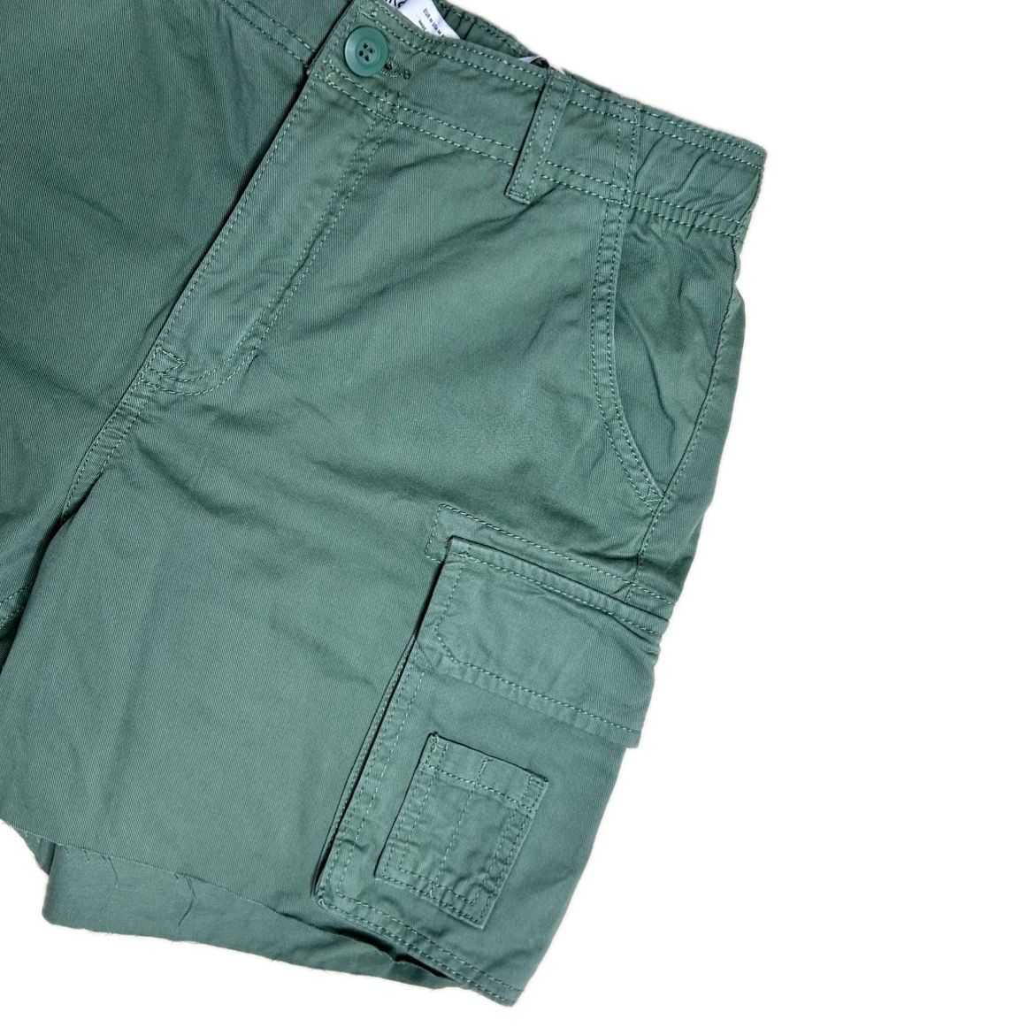Bershka Hosen: Bershka Cargo Shorts – Gebraucht aus St. Gallen von look-twice 1