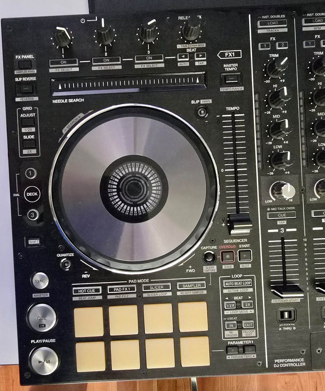 Pioneer Platines de mixage: DJ Controller Pioneer DDJ-RX – Défectueux à Aeschau par Pomme0 1