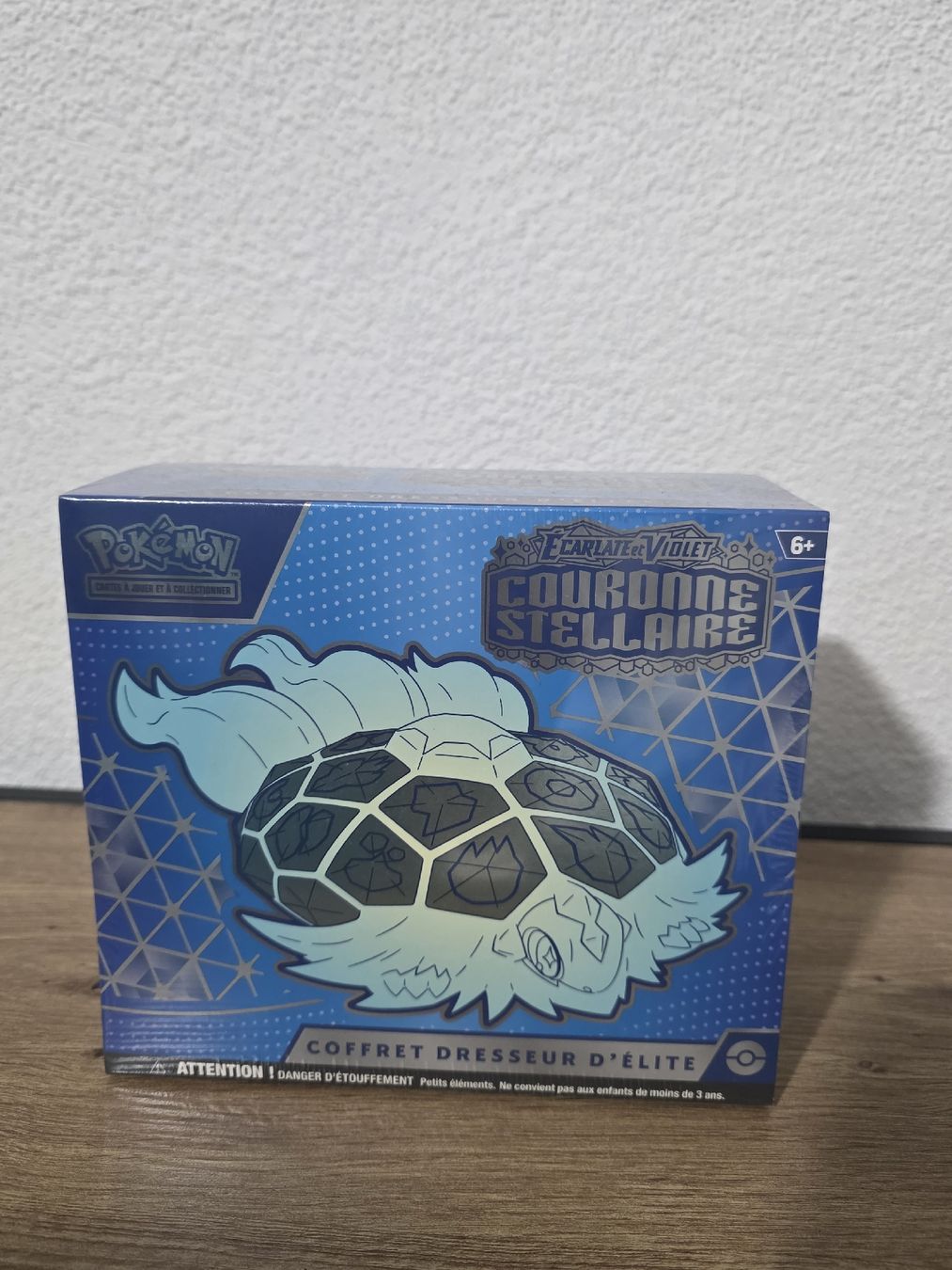 Pokémon Carte collezionabili: ETB couronne stellaire Pokémon – Nuovo e nell'imballaggio originale da Beurnevésin venduto da Mystic-Collection