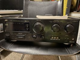 Infinity Lautsprecher und JVC Verstärker 