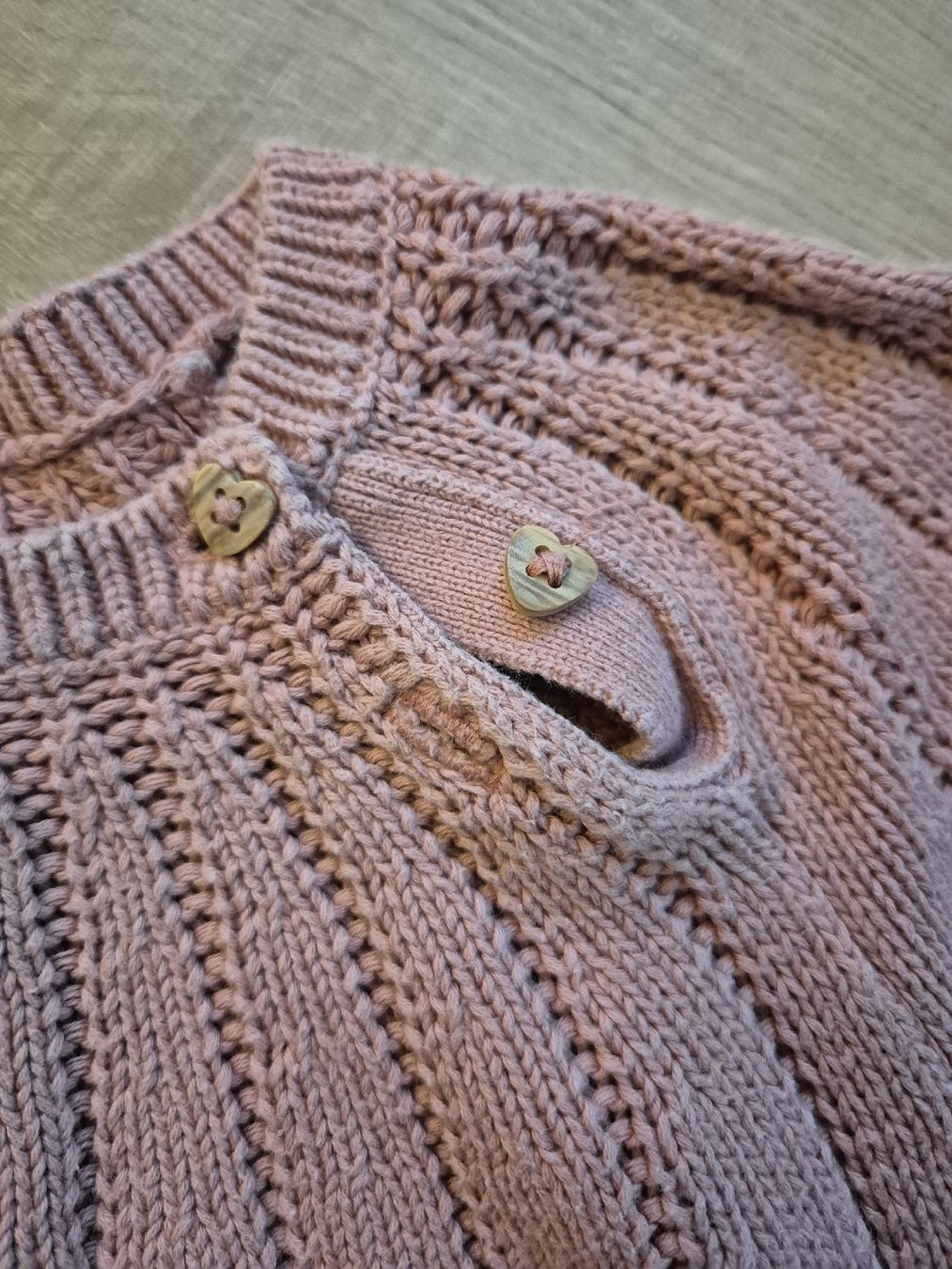 C&A Maglioni & Felpe: Baby Pullover C&A rosa gestrickt Grösse 86 – Usato da Adliswil venduto da Stardust11 1