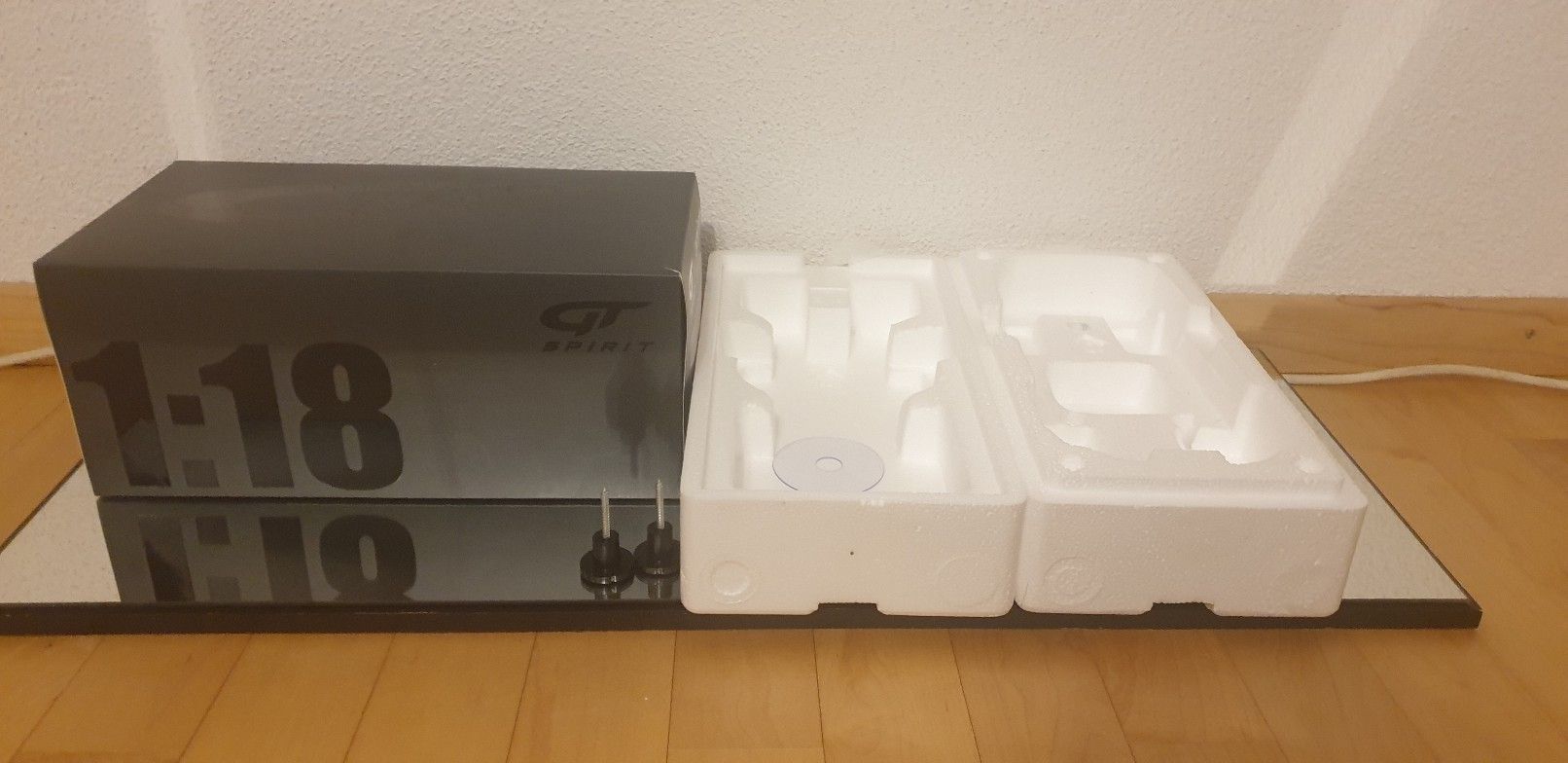 GT Spirit Modellini d'auto: GT Spirit Verpackung 1/18 . – Usato da Münchwilen TG venduto da Preepy