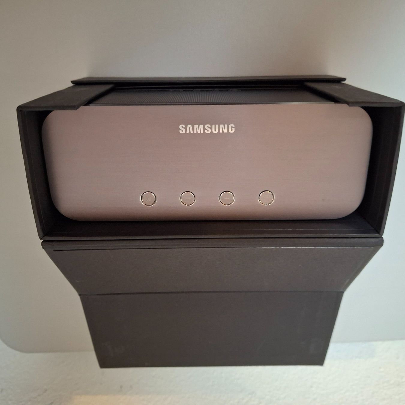 Samsung Casse acustiche: Samsung Wireless Speaker SB330 Bluetooth und NFC neuwertig – Nuovo (secondo la descrizione) da Ipsach venduto da Wildlifecolors 4