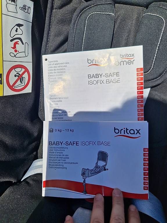 Seggiolini per auto: Römer Britax Kindersitze mit Isofix Station – Usato da Mümliswil venduto da Sachs623 1