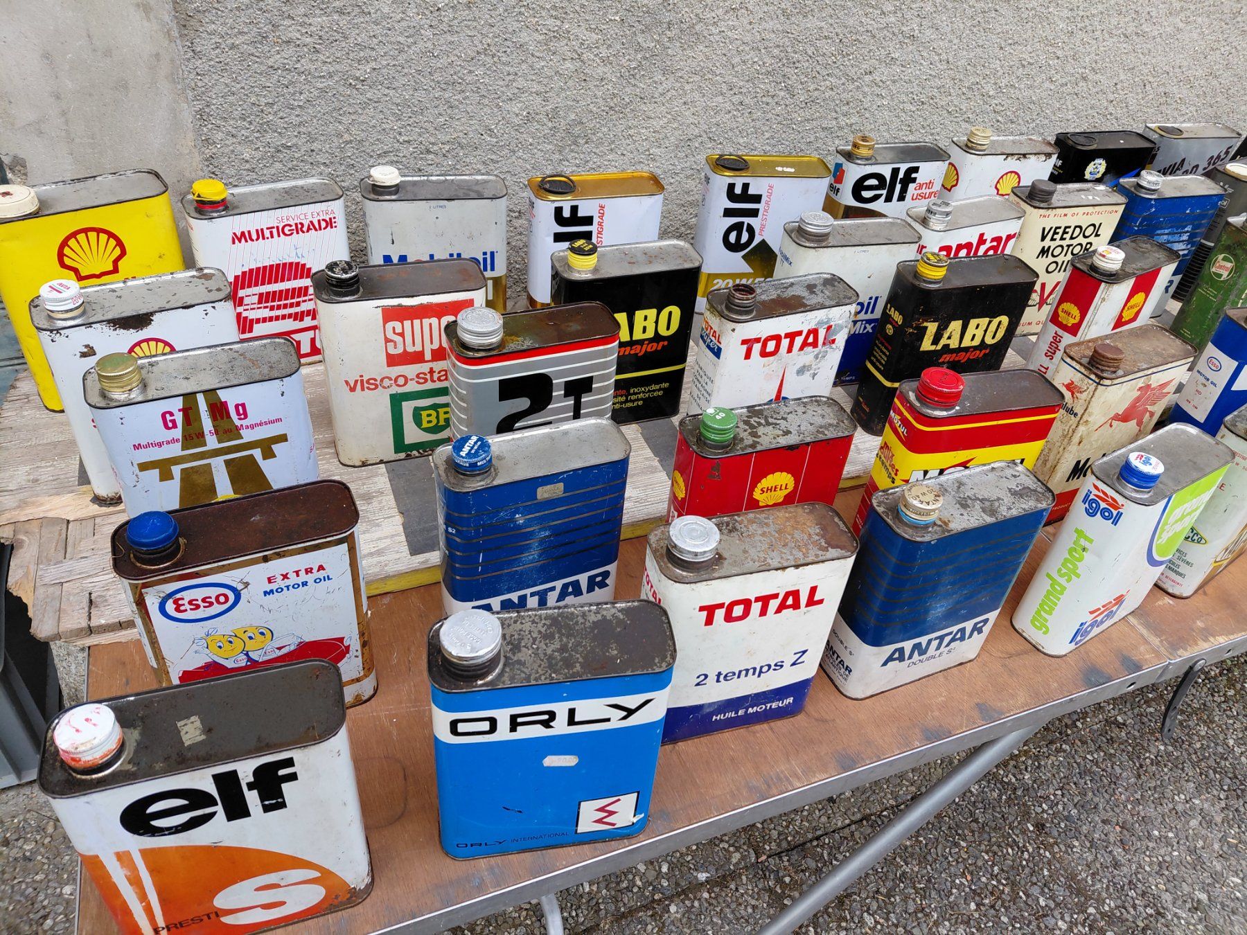 Accessori per altri veicoli: Collection de bidons d'huile – Usato da Noiraigue venduto da pel_ny7d