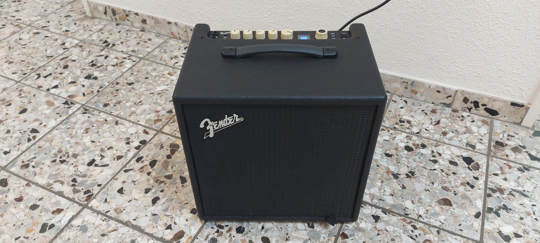 Fender Amplificatori: Fender Rumble LT 25  E-Bass Combo amp.neuwertig – Nuovo (secondo la descrizione) da Glattbrugg venduto da Swissmusik