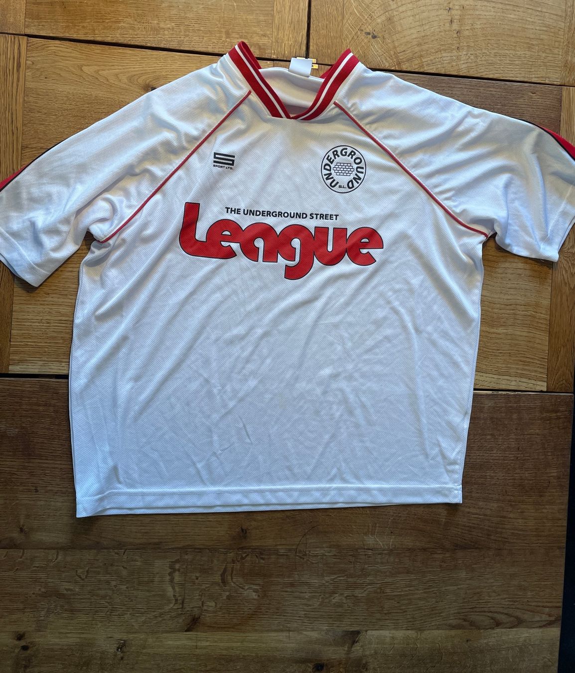 Canottiere & Pantaloni: Fussballtrikot – Usato da Bern venduto da Nino025