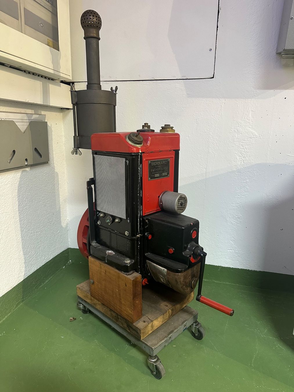 Bucher  Moteurs: BERNARD Bucher Guyer Motor – D'occasion à Freienwil par pbe_td88