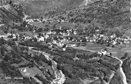 Olivone TI Veduta aerea del villaggio fondovalle Blenio