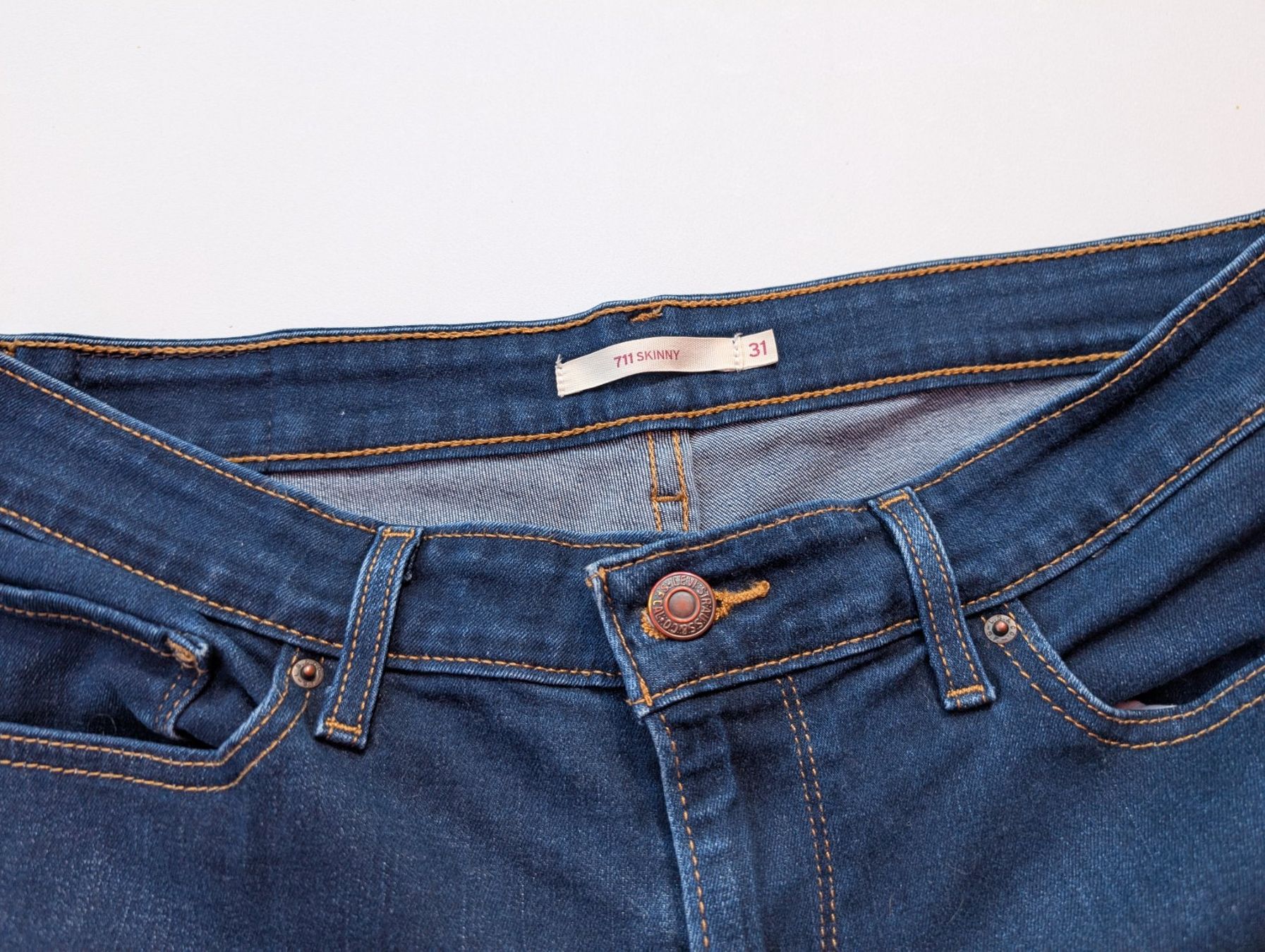 Levi's Jeans: Levi's Damen Jeans, Grösse 31, Dunkelblau, Elastan – Gebraucht aus Cugnasco von tizianaq 3