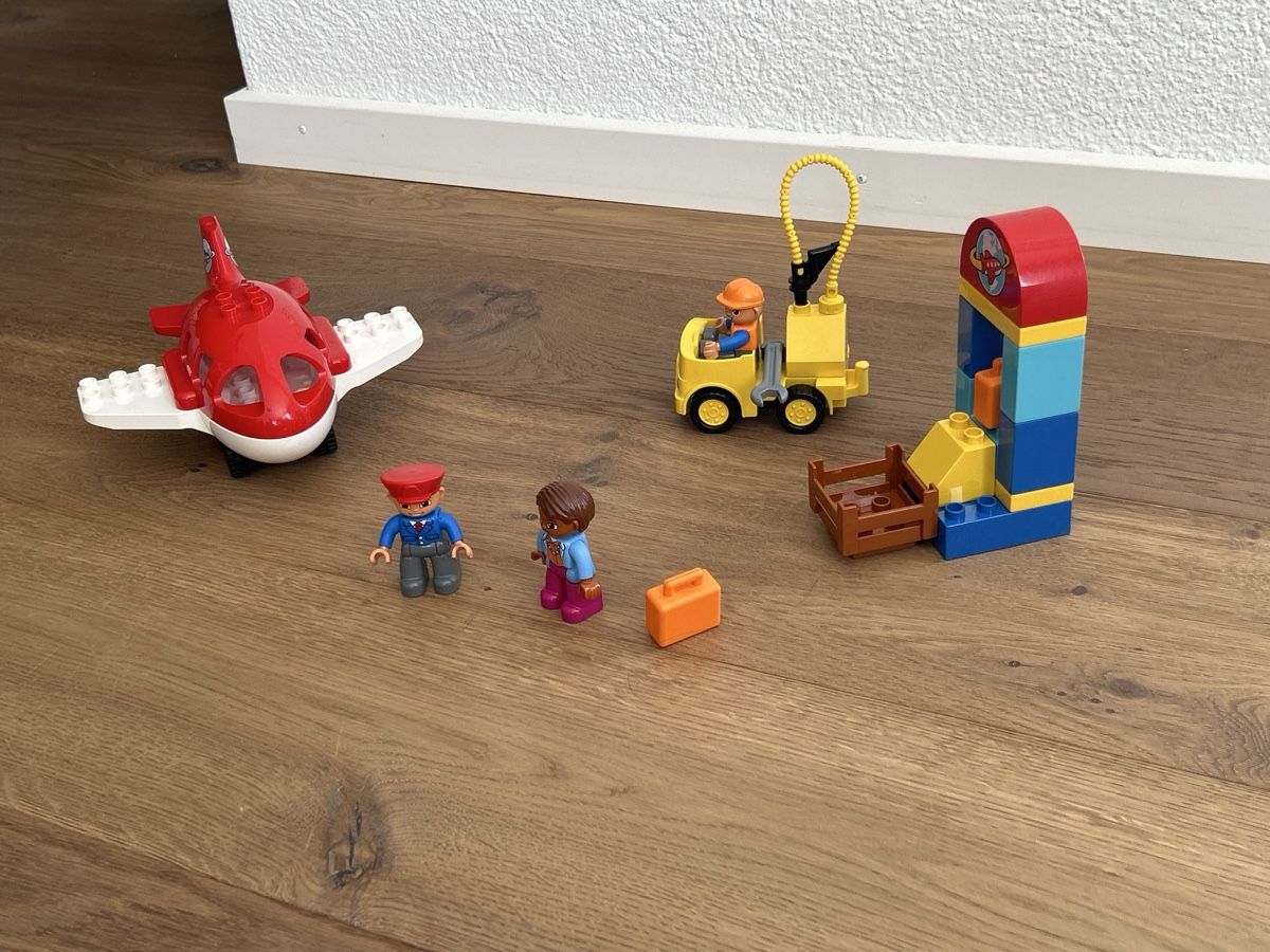 Lego Giocattoli: Lego Duplo Flughafen 10590 – Usato da Fischbach- Göslikon venduto da Rommel