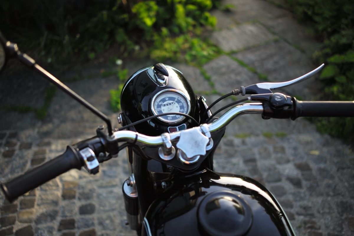 BMW Strada: BMW R27 Veteranen-Motorrad – Usato da Gossau SG venduto da VW-DeLuxe 1