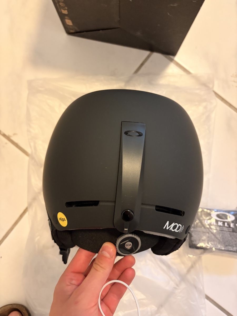 Oakley Helme: Oakley Mod1 Pro Helm - Neu, unbenutzt – Neu und originalverpackt aus Bern von jus_nkp7 5