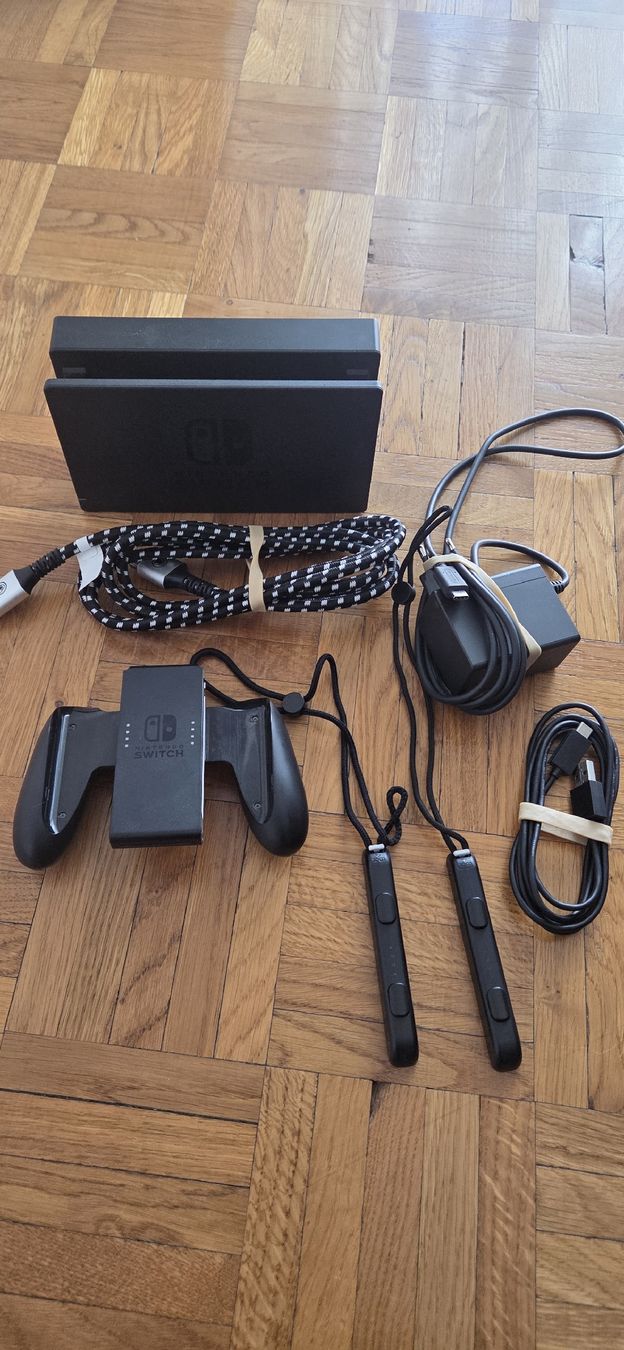 Nintendo Console: Nintendo Switch – Usato da Basel venduto da RekaR 1