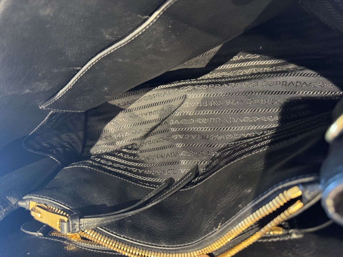 Prada Taschen für Damen: Prada Kalbsledertasche Double 1BA579 Schwarz – Gebraucht aus Schindellegi von Leormn_ch 4