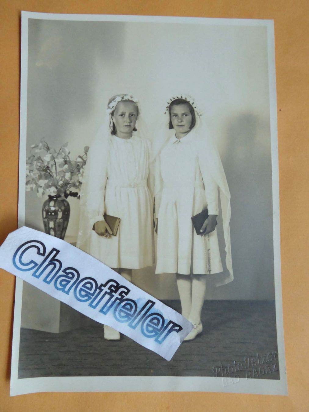 Foto & Immagini: Foto von Komunion zweier Mädchen. – Nuovo (secondo la descrizione) da Zürich venduto da Chaeffeler