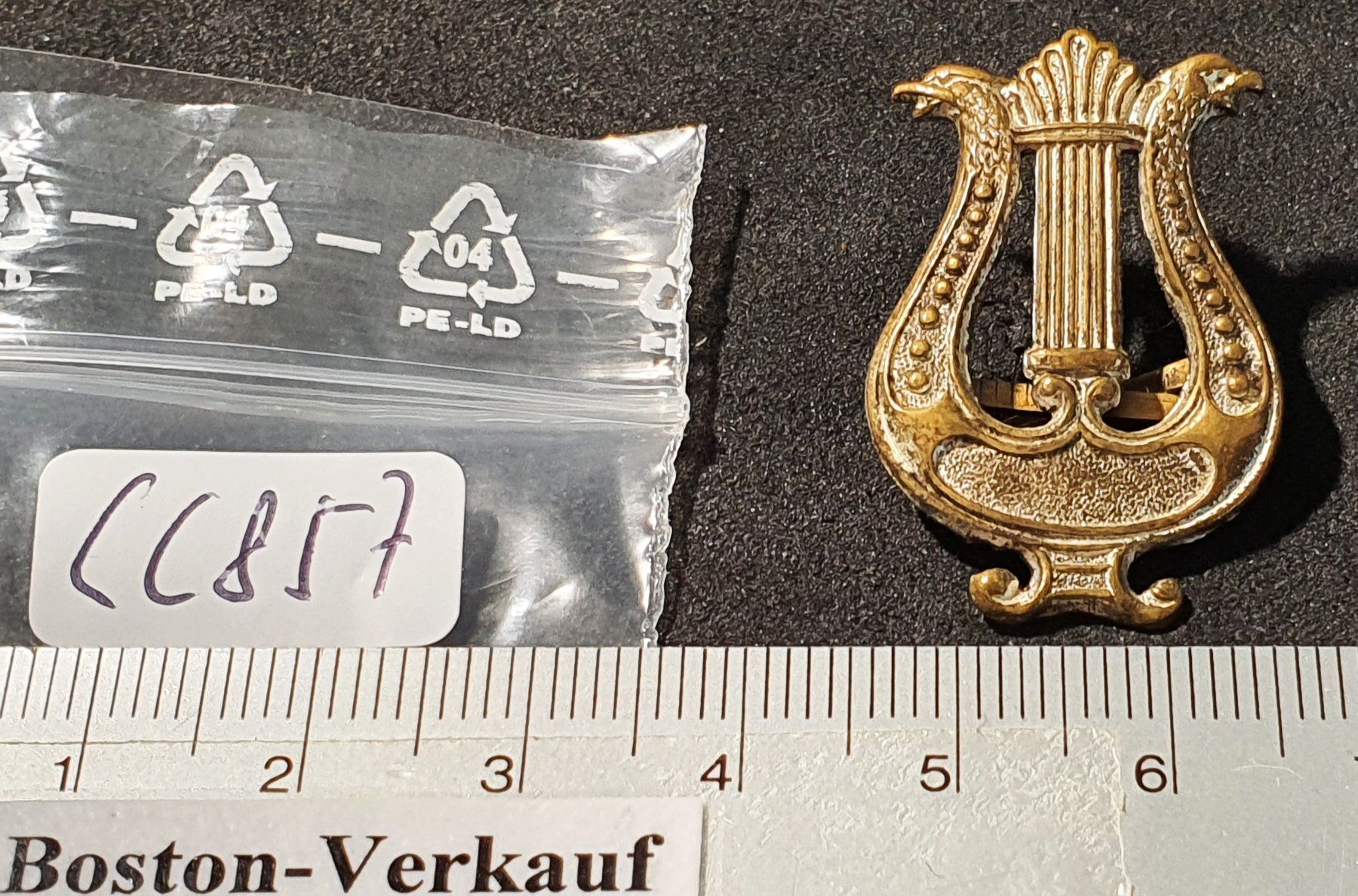 Placchette & Badge: CC857 - Abzeichen Leier Harfe mit Vogelköpfen – Usato da Reinach BL venduto da Boston-Verkauf 2
