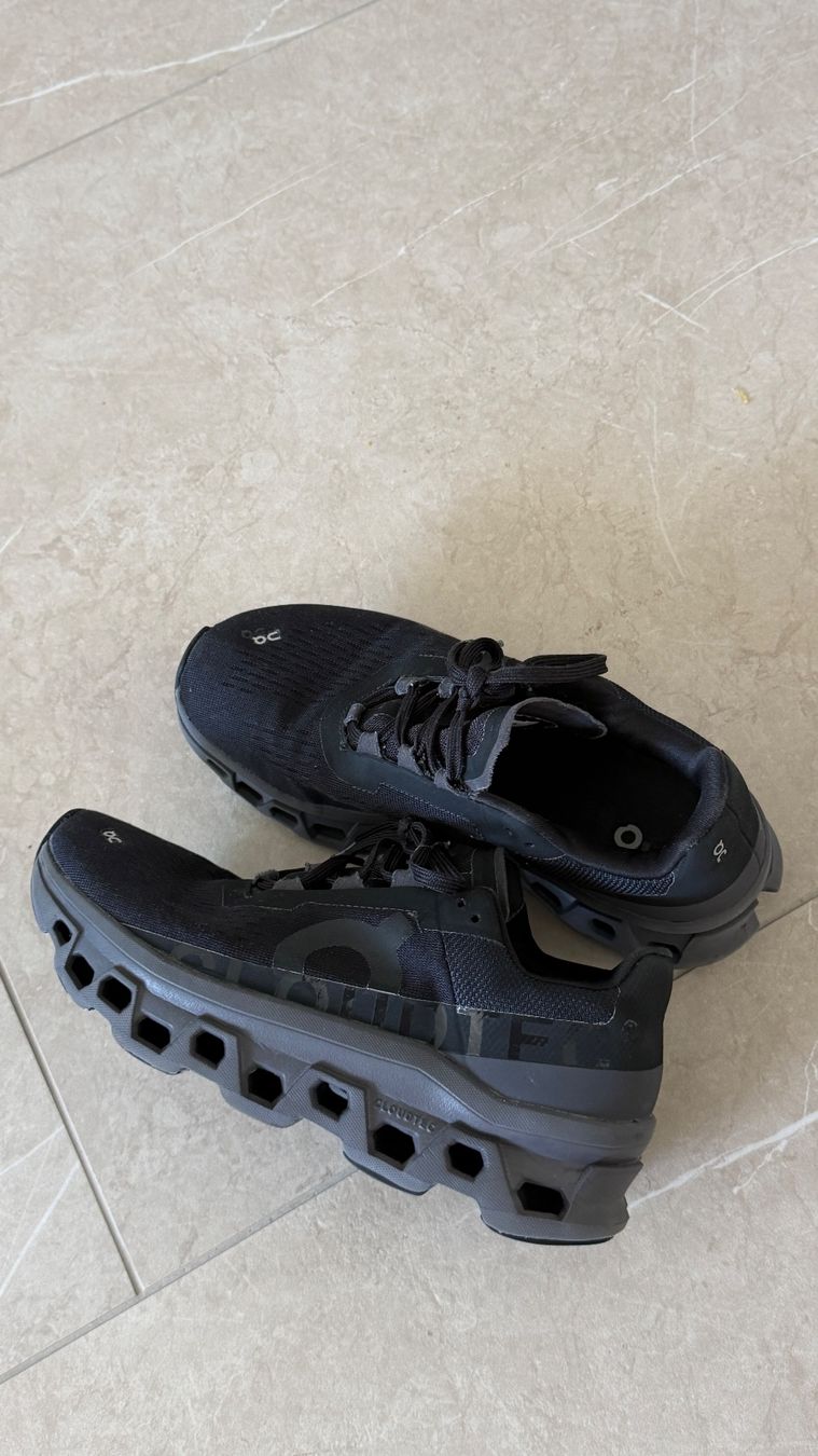 On Scarpe da donna: On cloudmonster – Nuovo (secondo la descrizione) da Oberhasli venduto da san_w6qf