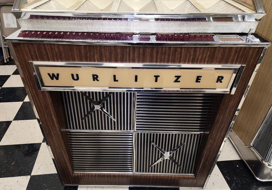 Wurlitzer Musiktruhen: Wurlitzer Jukebox Model 2900 – Defekt aus Geroldswil von jukeman 2