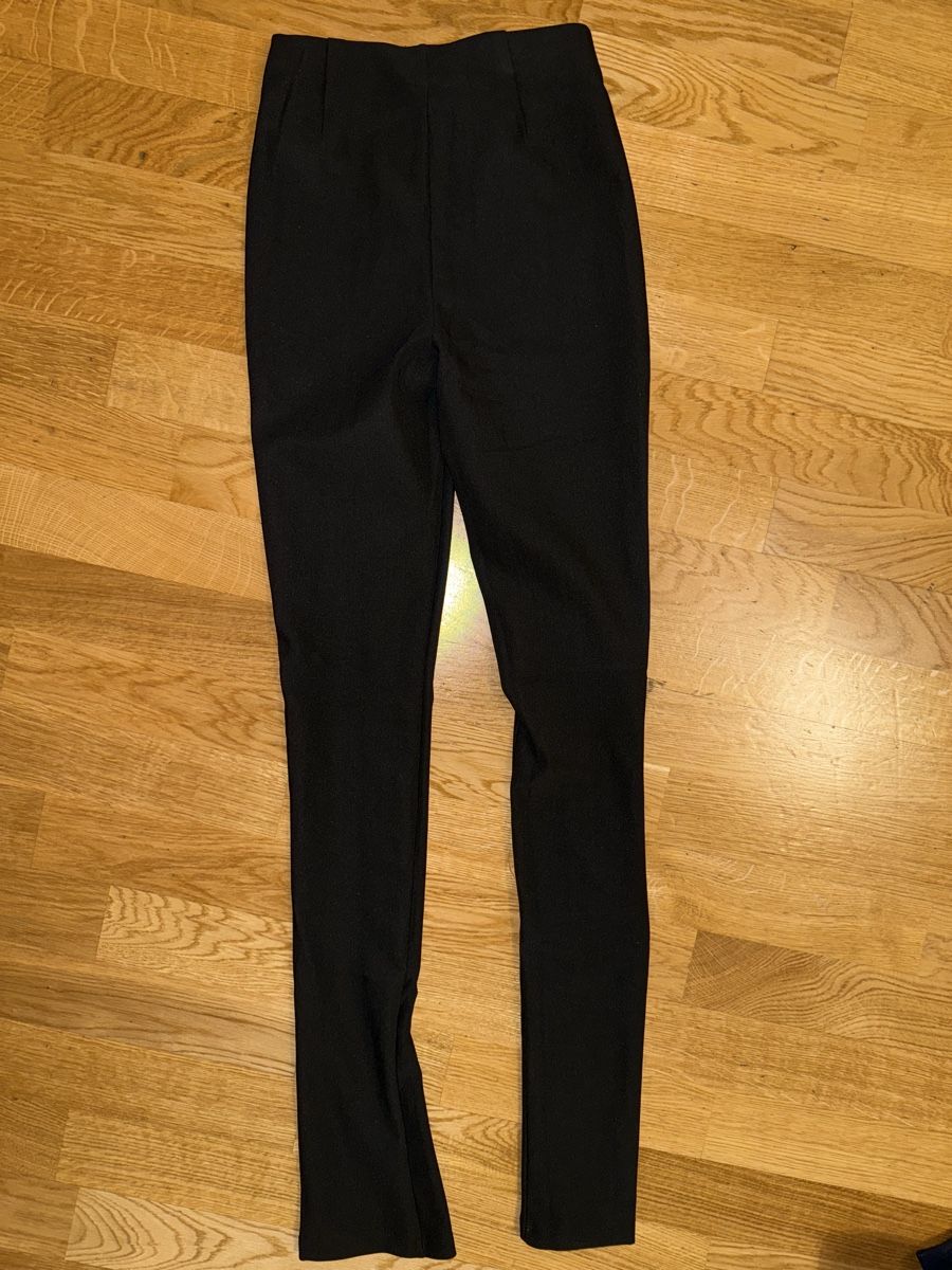 Leggings: Leggins Zara – Usato da Zürich venduto da sabrina.gonc 1