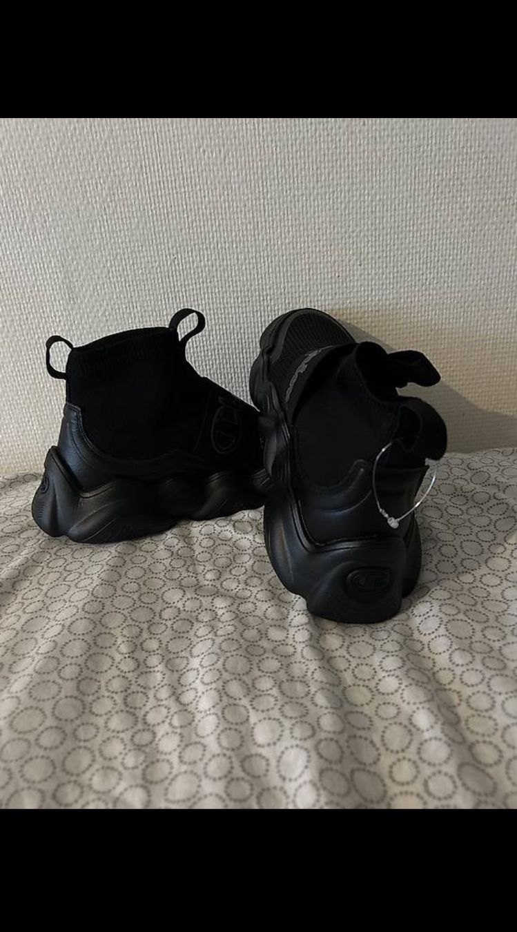 Champion Scarpe da uomo: Schuhe Champions – Usato da Zürich venduto da Yvo619 2