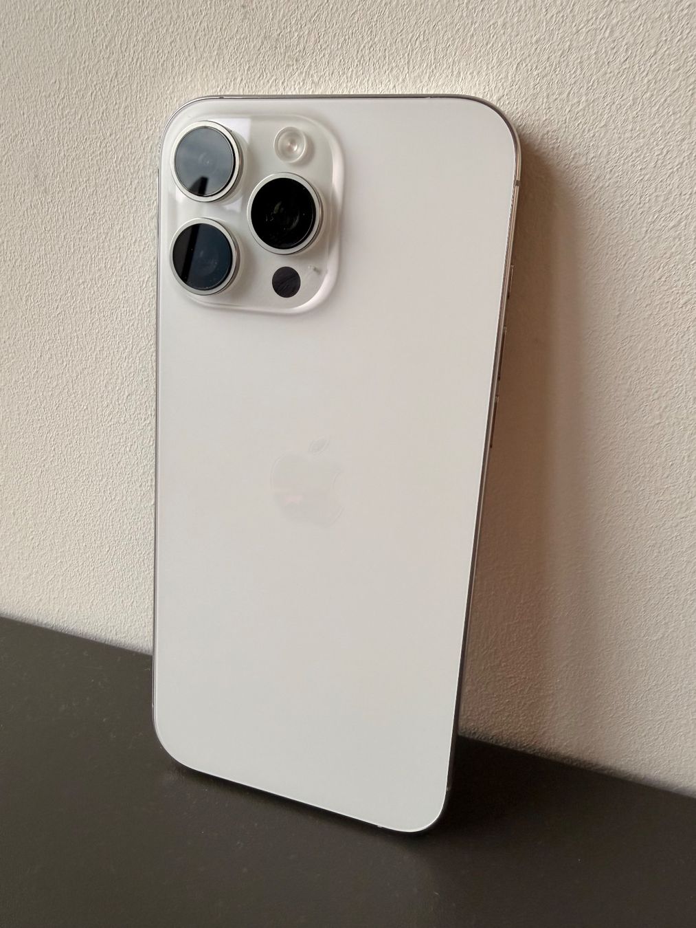 Apple Portables: Apple iPhone 16 Pro Max - 256GB – D'occasion à Ruggell par red_pvr5 3